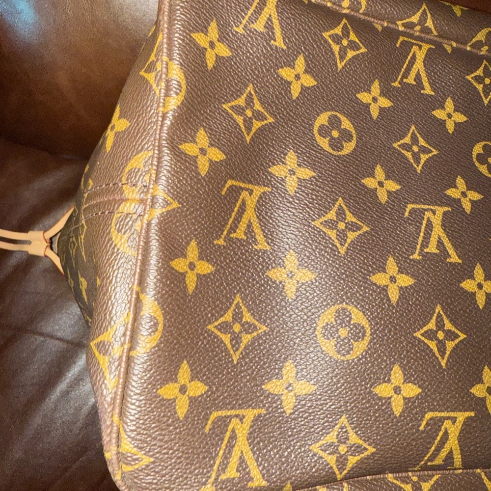 Louis Vuitton Neverfull GM with rose lining - Picture 9 of 15